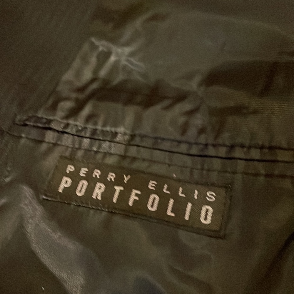 Perry Ellis 2pc suit - Picture 3 of 5